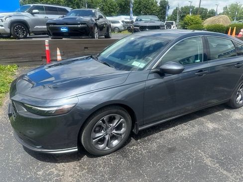Used 2023 Honda Accord EX image 2