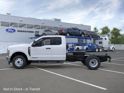 New 2026 Ford F350 XL w/ XL Chrome Package image 3