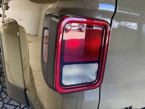 New 2025 Jeep Gladiator Sport image 37