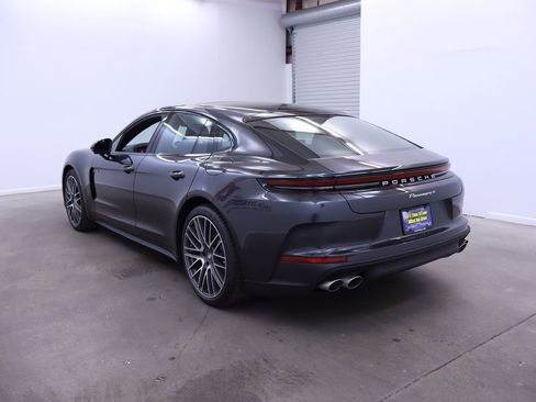 New 2025 Porsche Panamera 4 image 3