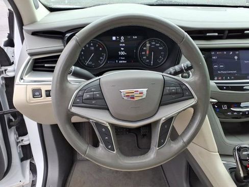 Used 2020 Cadillac XT5 Premium Luxury FWD image 7