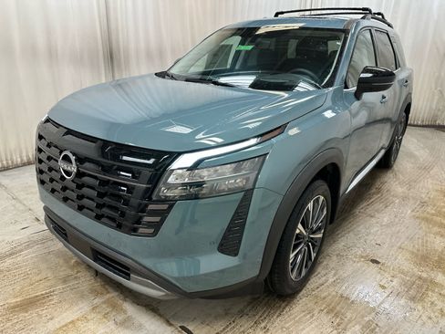 New 2026 Nissan Pathfinder Platinum image 11