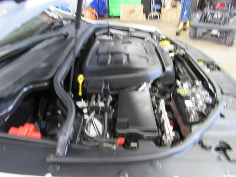 Used 2021 Jeep Grand Cherokee Laredo AWD/4WD image 36