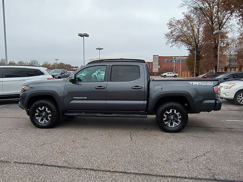 Used 2022 Toyota Tacoma TRD Off-Road image 5