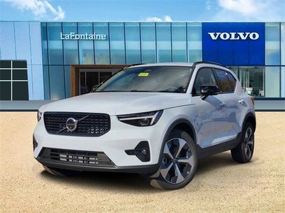 New 2026 Volvo XC40 B5 Plus w/ Protection Package Premier