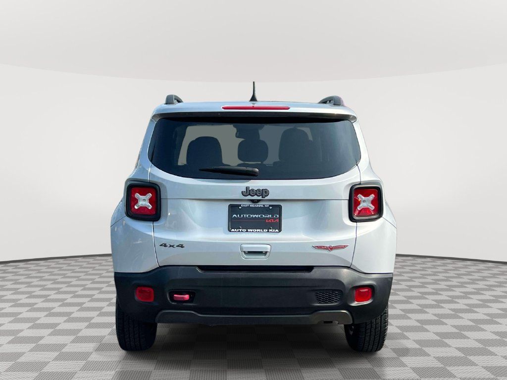 Used 2021 Jeep Renegade Trailhawk AWD/4WD image 6