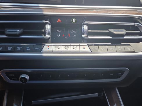 Used 2022 BMW X5 xDrive40i w/ Premium Package AWD/4WD image 31