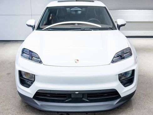 Certified 2025 Porsche Macan Electric RWD image 12