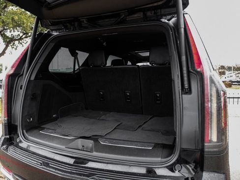 Used 2021 Cadillac Escalade ESV Premium Luxury image 58