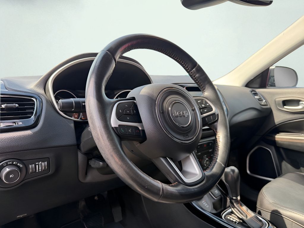 Used 2020 Jeep Compass Limited AWD/4WD image 36