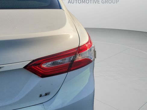 Used 2018 Toyota Camry LE w/ Convenience Package FWD image 21