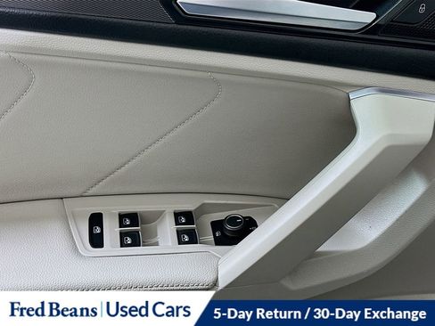 Certified 2023 Volkswagen Tiguan SE w/ Panoramic Sunroof Package image 18