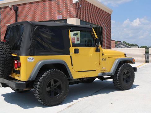 Used 2004 Jeep Wrangler X w/ Convenience Group AWD/4WD image 79