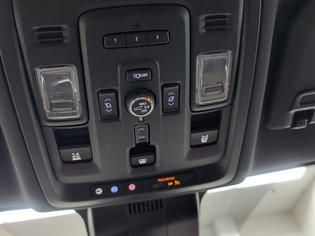 Used 2024 Chevrolet Tahoe High Country AWD/4WD image 27