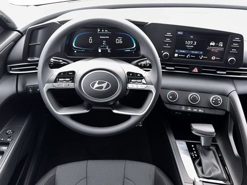 Used 2026 Hyundai Elantra SE FWD image 9