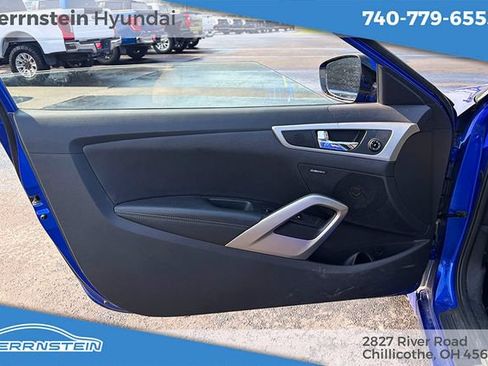 Used 2012 Hyundai Veloster w/ Style Pkg FWD image 8