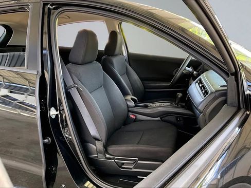 Used 2018 Honda HR-V LX image 25