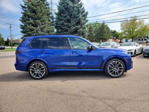 Certified 2025 BMW X7 M60i AWD/4WD image 6