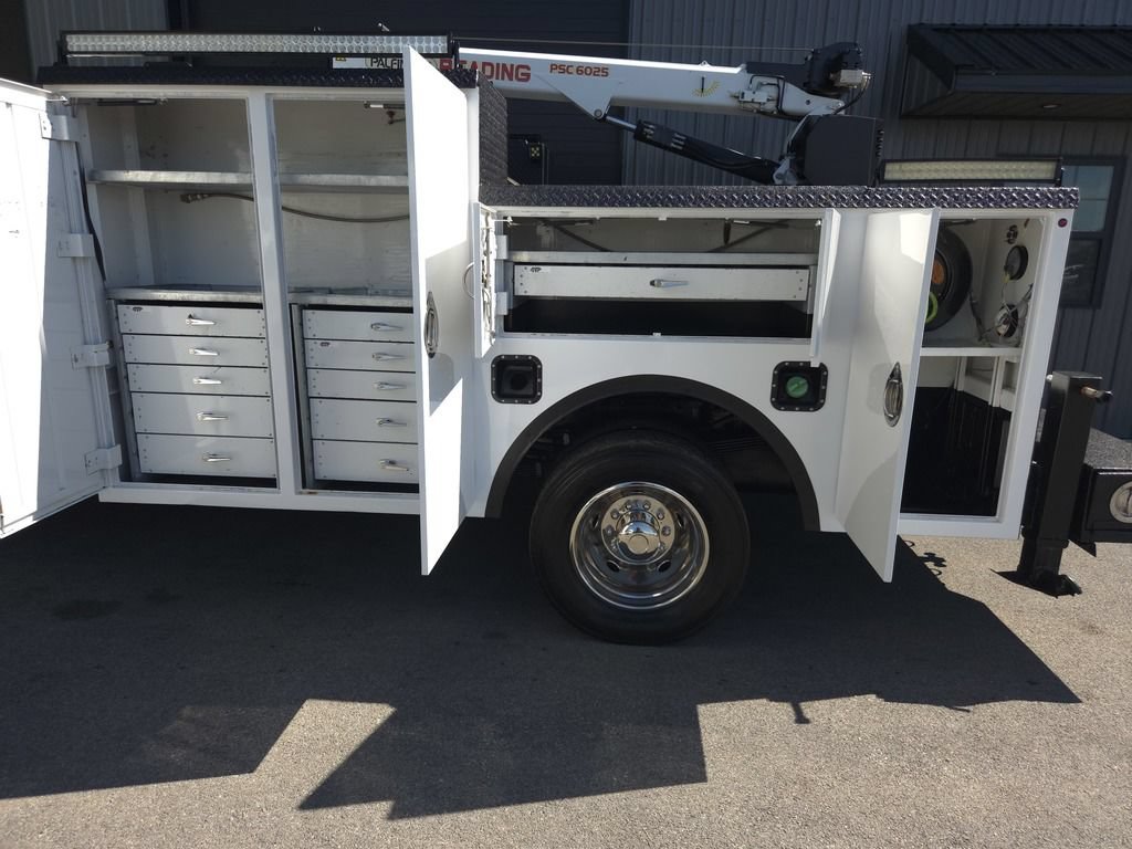 Used 2020 RAM 5500 Tradesman w/ Chrome Appearance Group AWD/4WD image 4