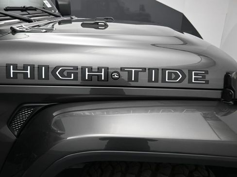 Certified 2025 Jeep Gladiator Sport image 30