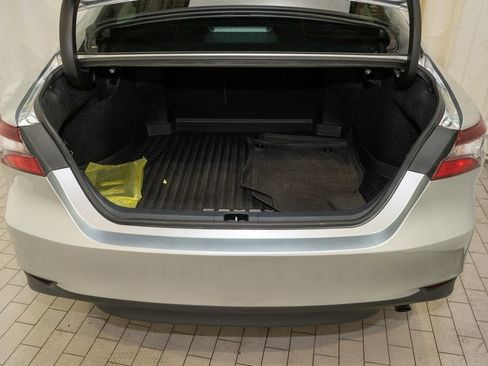 Used 2023 Toyota Camry LE image 5