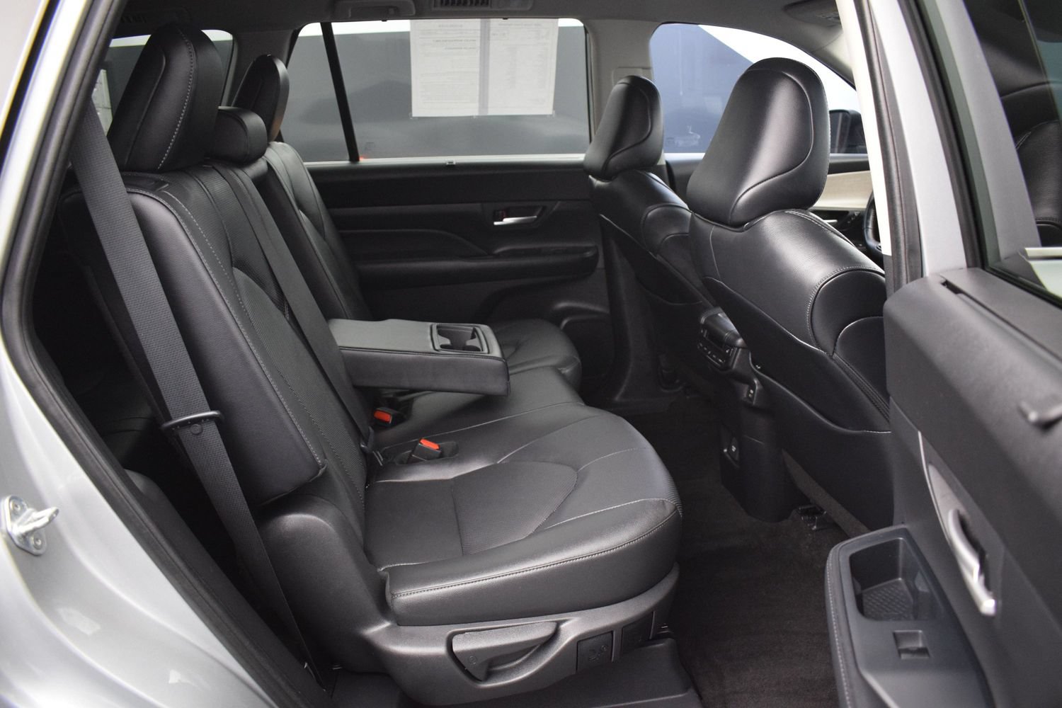 Used 2024 Toyota Grand Highlander AWD image 11