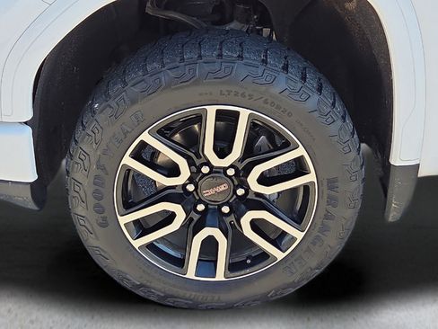 Certified 2022 GMC Sierra 1500 AT4 w/ AT4 Premium Package AWD/4WD image 9