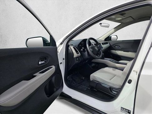 Used 2020 Honda HR-V LX image 18