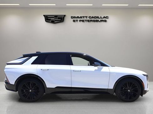 New 2026 Cadillac Lyriq Sport w/ LPO, ONYX Package AWD/4WD image 6