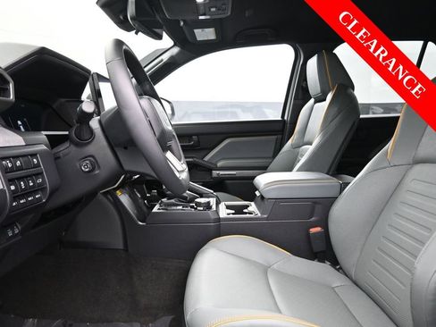 Used 2025 Toyota 4Runner 4WD image 13