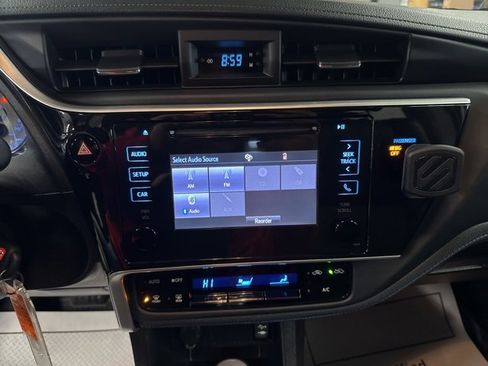 Used 2019 Toyota Corolla SE image 14