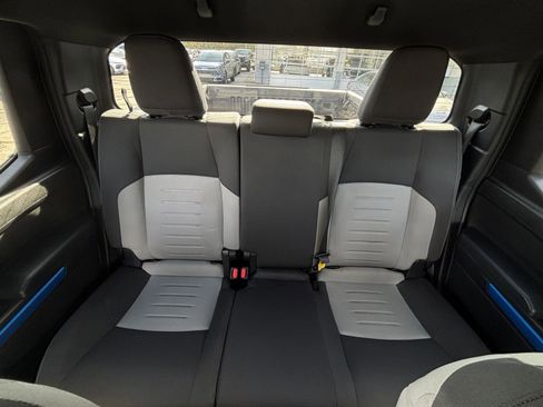 Used 2025 Toyota Tacoma TRD Off-Road image 43