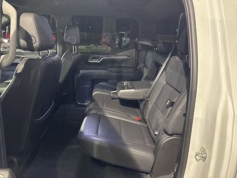 Used 2025 GMC Sierra 1500 SLT image 26