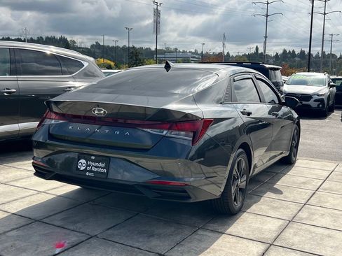 Certified 2022 Hyundai Elantra SEL w/ Cargo Package FWD image 5