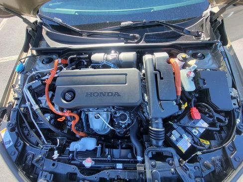 Certified 2025 Honda Civic Sport Touring image 9