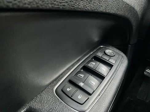 Used 2016 Chrysler 300 S image 22