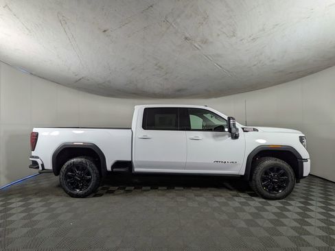 New 2026 GMC Sierra 2500 AT4 w/ AT4 Premium Plus Package AWD/4WD image 6