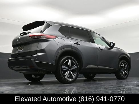 Used 2025 Nissan Rogue SL FWD image 31