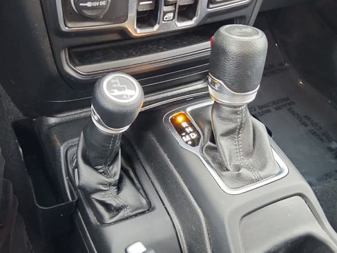 Used 2022 Jeep Wrangler Unlimited Sport image 12