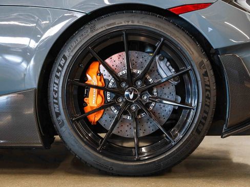 Used 2019 McLaren 600LT RWD image 23