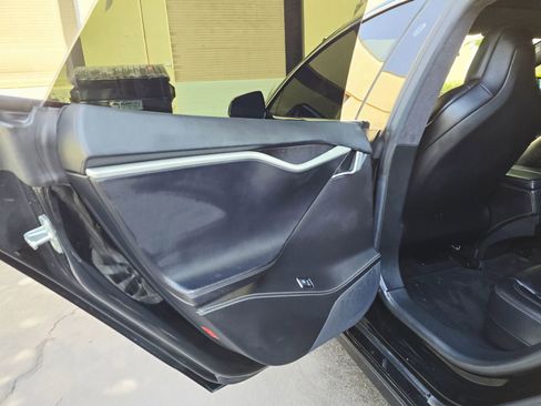 Used 2018 Tesla Model S 75D image 32