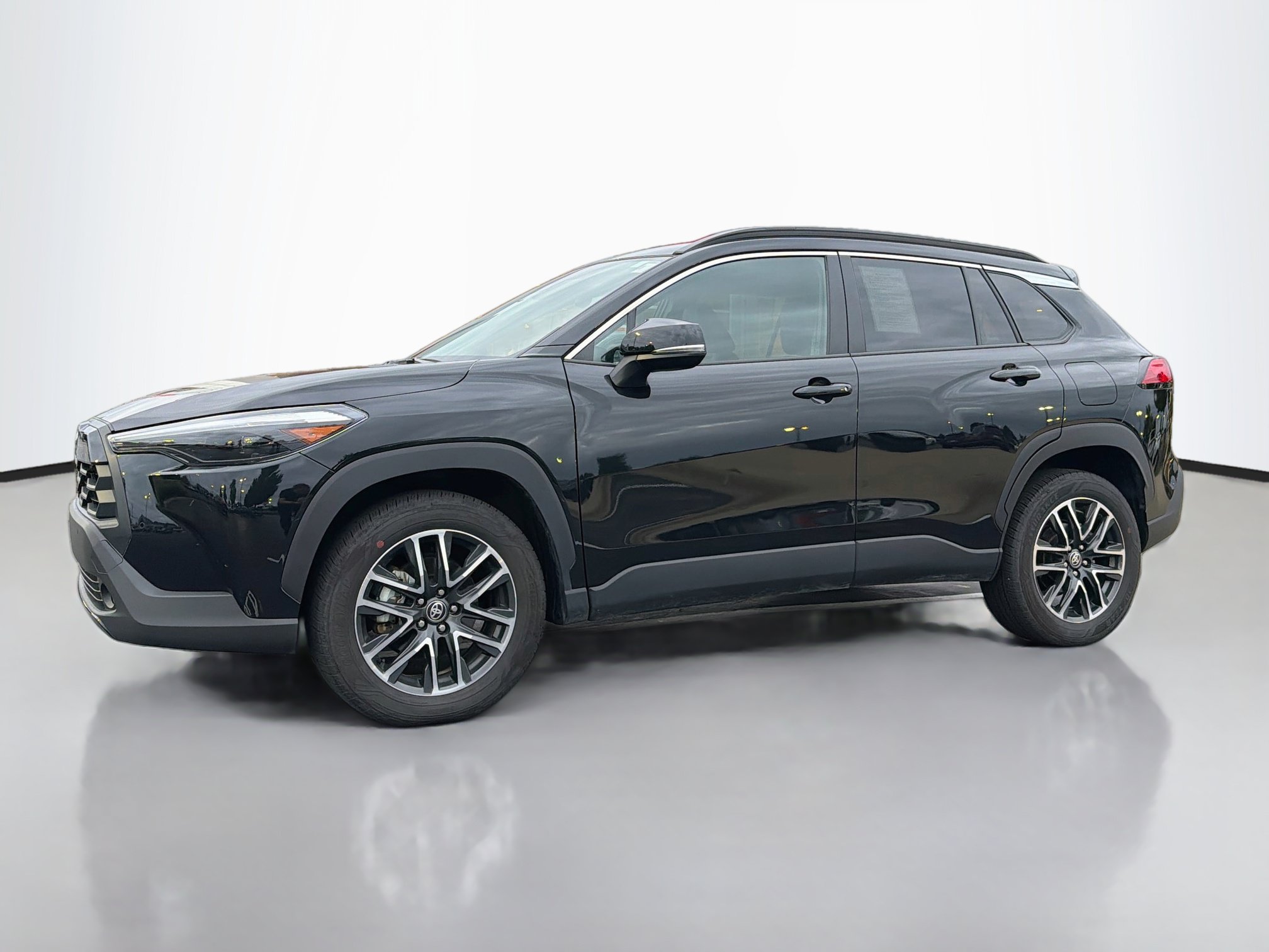 Certified 2026 Toyota Corolla Cross XLE FWD image 3