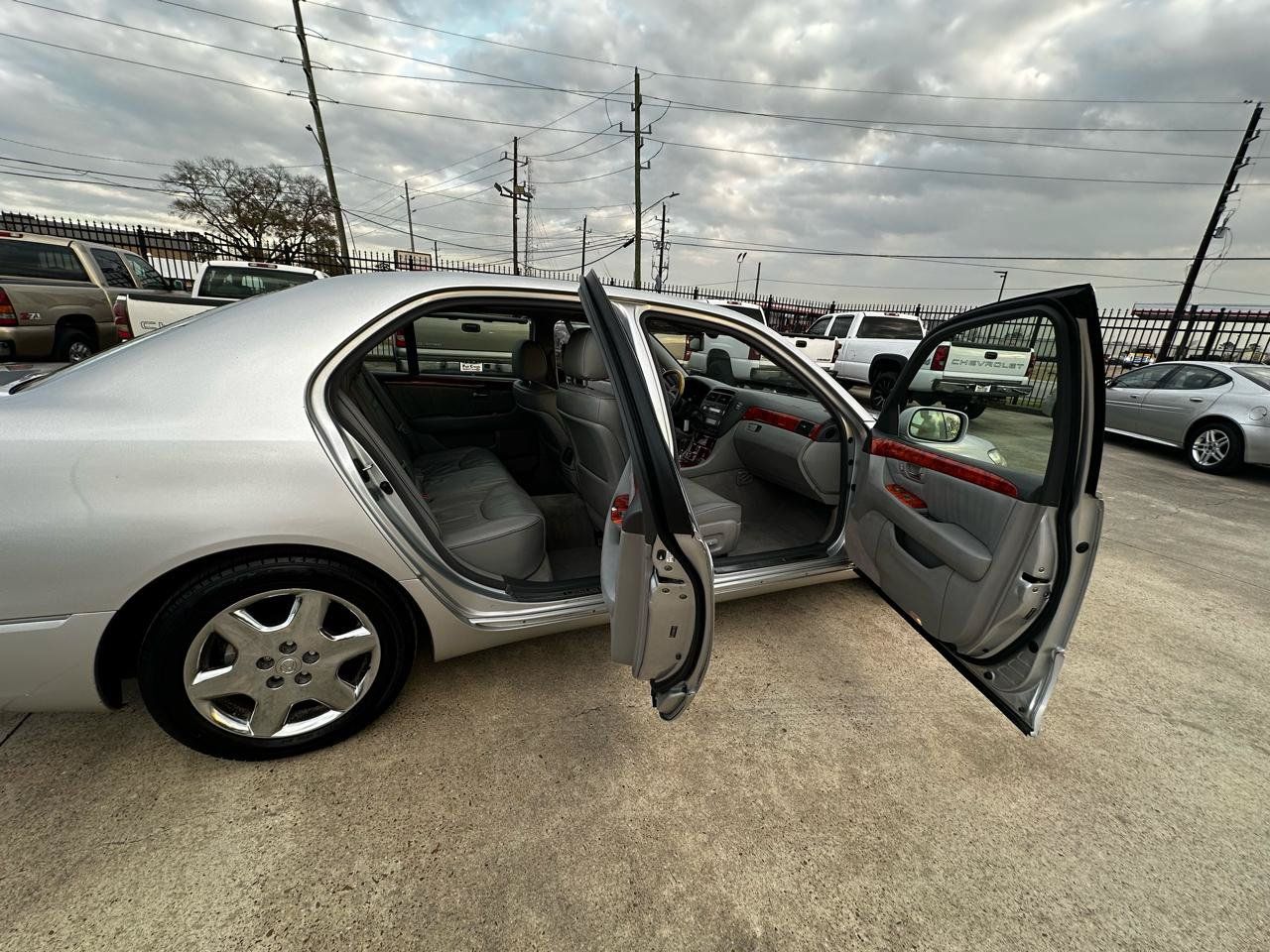Used 2004 Lexus LS 430 RWD image 18