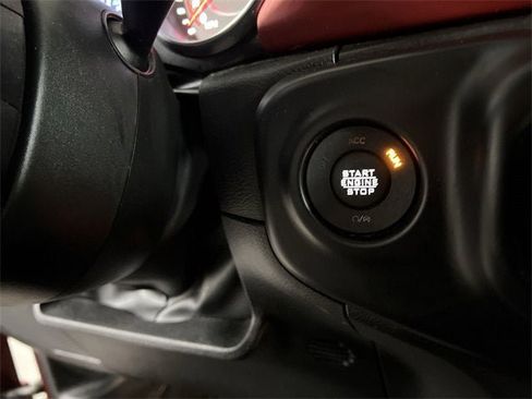 Used 2022 Jeep Wrangler Unlimited Rubicon w/ Cold Weather Group image 17