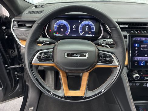 Certified 2024 Jeep Grand Cherokee Summit AWD/4WD image 22