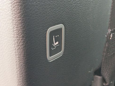 New 2026 Chrysler Pacifica Select image 17