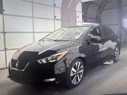 Used 2020 Nissan Versa SR FWD image 7
