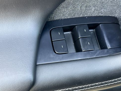 Used 2024 Tesla Model X image 12