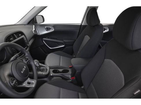 Used 2025 Kia Soul LX w/ LX Technology Package FWD image 11