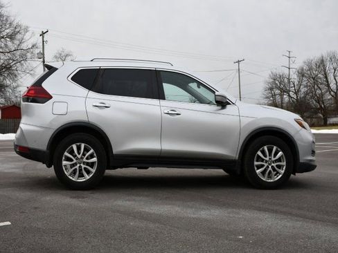 Used 2018 Nissan Rogue SV w/ Premium Package image 8